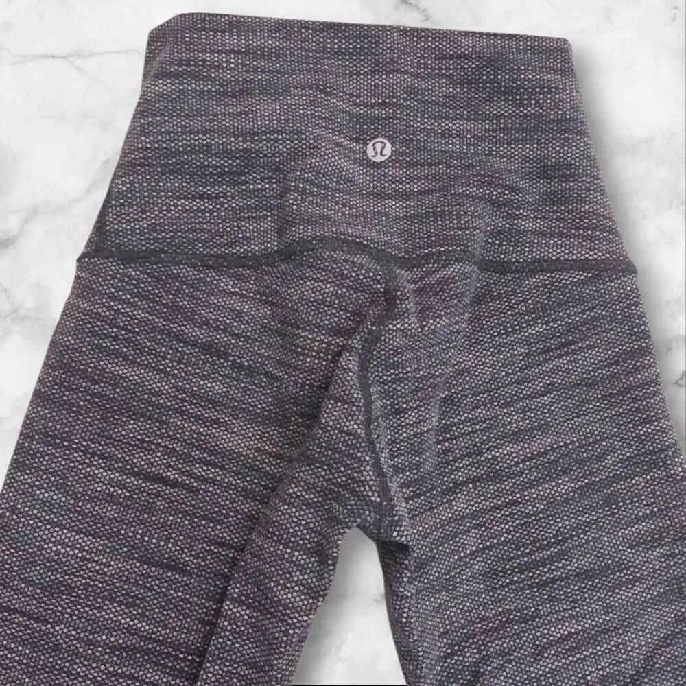 Lululemon Size 2 High Rise Wunder Under - Picture 4 of 5